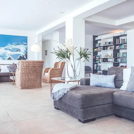 Sleeps 10 With Pool And Wifi * Corralejo