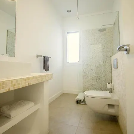 Sleeps 10 With Pool And Wifi *