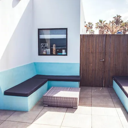 Sleeps 10 With Pool And Wifi * Corralejo