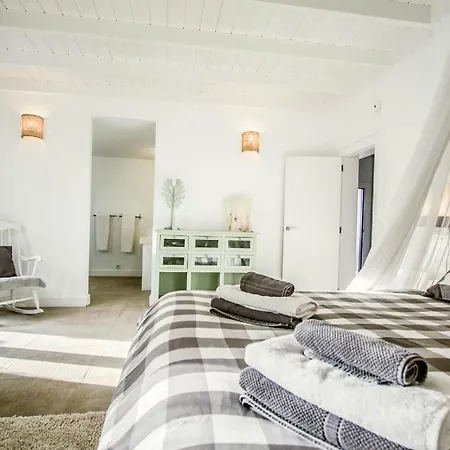 Sleeps 10 With Pool And Wifi Villa Corralejo